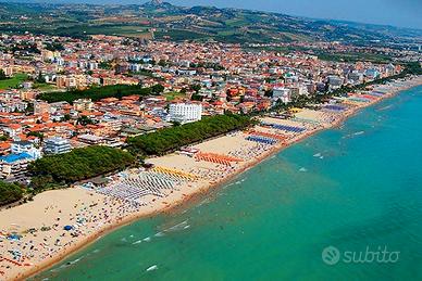 Fronte mare/pineta luglio-4 posti+garage