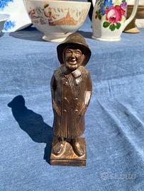 Statuina in ceramica marrone pescatore danese
