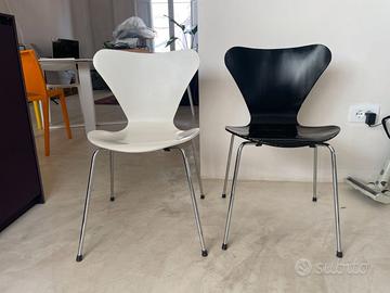 Coppia sedie design stile Arne Jacobsen "Serie 7"