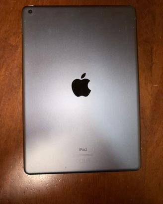 IPad 8 generazione – funzionante – crepa sul vetro
