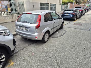 Ford Fiesta Ghia 2002 per componenti