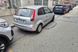 Ford Fiesta Ghia 2002 per componenti