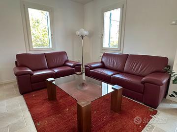 Coppia divani in pelle bordeaux poltrone e sofá
