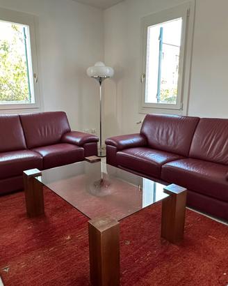 Coppia divani in pelle bordeaux poltrone e sofá