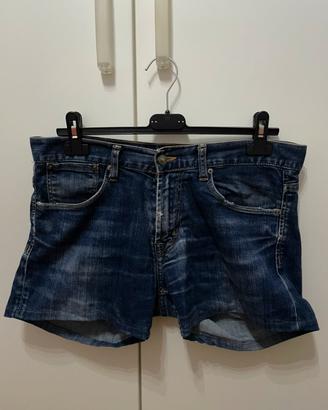 Shorts di jeans della linea "The Zara Man"