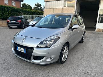 Renault Scenic Scénic X-Mod 1.5 dCi 110CV Luxe