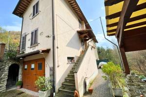 Casa indipendente di 180 m² con più di 5 locali e 