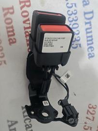 8Y0857739M Ancoraggio centrale della cintura per V