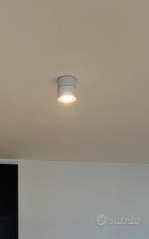 Faretto led orientabile da soffitto bianco