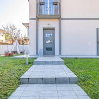 VILLA DI TESTA TRICAMERE CON GIARDINO RECINTATO -