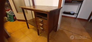TAVOLINO CON CASSETTI ARREDO