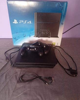 PLAYSTATION 4