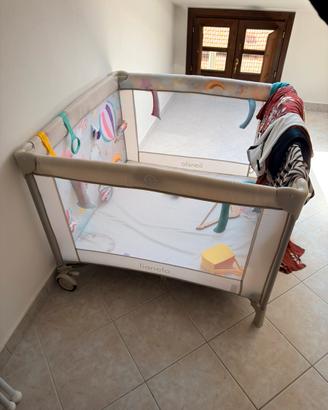 Box Lionelo per neonati completo di palline, ganci