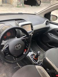 TOYOTA Aygo 2ª serie - 2016