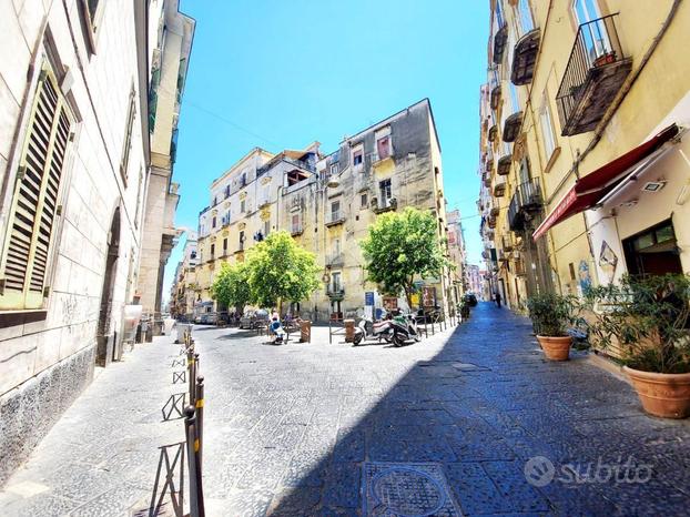 3 LOCALI A NAPOLI