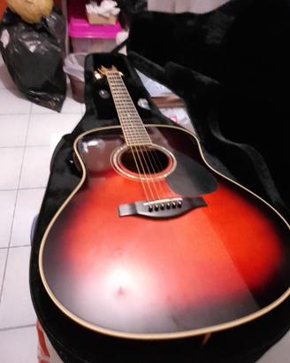 chitarra acustica elettrificata