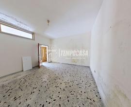 SOLUZIONE INDIPENDETE CON CANTINA E TERRAZZO