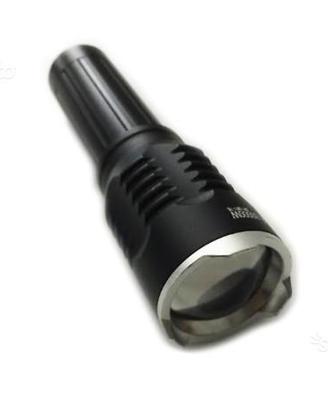 Torcia lampada a led 80000w con attacco e staffa