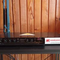 BEHRINGER EUROCOM SPL 3220