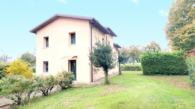 Casa singola con giardino