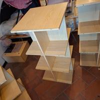 scaffali negozio o arredamento casa