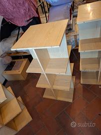 scaffali negozio o arredamento casa