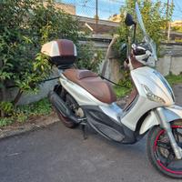 Piaggio Beverly 350 Sport Turing ABS