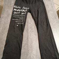 Pantaloni sportivi neri con scritte