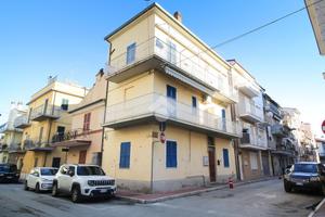 3 LOCALI A GROTTAMMARE