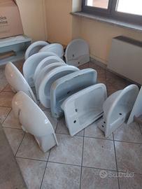 Grande stock di sanitari lavandini, WC e Bidet