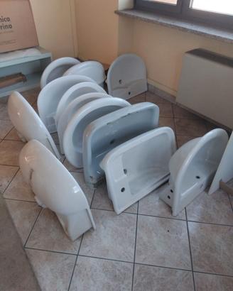 Grande stock di sanitari lavandini, WC e Bidet
