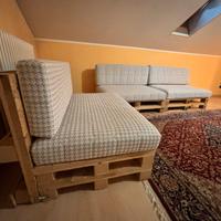 Divano con bancali e sedute