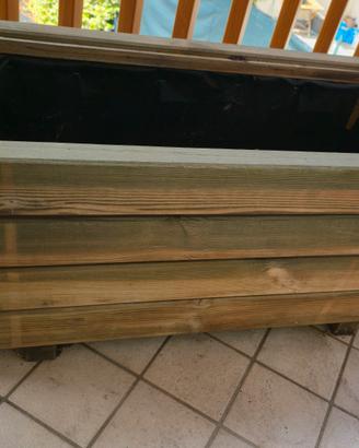 Fioriera rettangolare in legno 