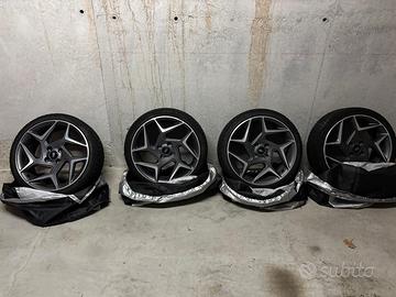 Gomme e cerchi 205x40 R18 per Ford