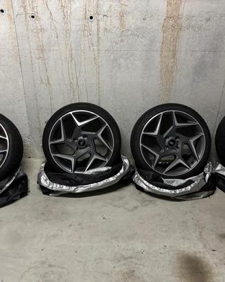 Gomme e cerchi 205x40 R18 per Ford