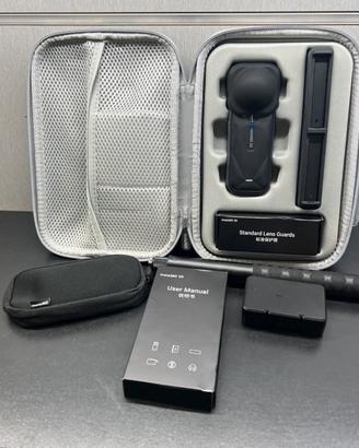 Insta360 X5 Essentials Bundle - Action Cam 360° 8K
