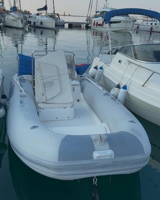 Gommone capelli Tempest 505