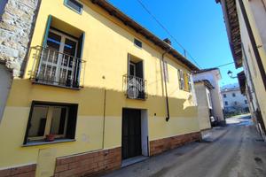 CASA SEMINDIPENDENTE A AVOLASCA