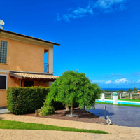 Villa con piscina ad uso esclusivo