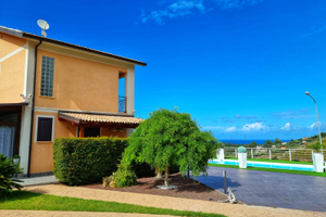 Villa con piscina ad uso esclusivo