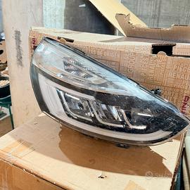 Fari Anteriori Led Dx e Sx