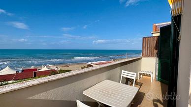 Bilocale fronte mare