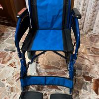 Sedia a rotelle pieghevole
