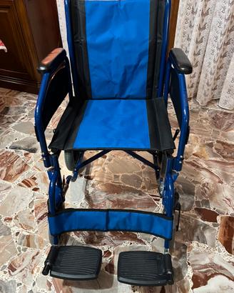 Sedia a rotelle pieghevole