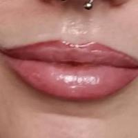 Onicotecnica e tatuatrice