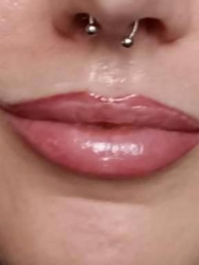 Onicotecnica e tatuatrice