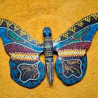 Mariposa Amborigena In Legno Decorata A Puntini Cm