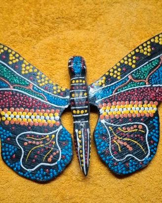 Mariposa Amborigena In Legno Decorata A Puntini Cm