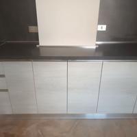 Cucina su misura moderna con elettrodomestici – ot