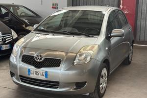 Toyota Yaris 1.0 5 porte Sol